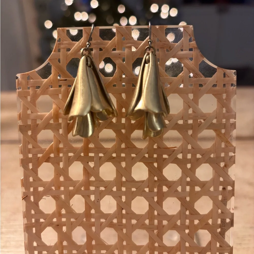 Lucky Brand Gold Floral Drop Earrings - Picture 2 of 3